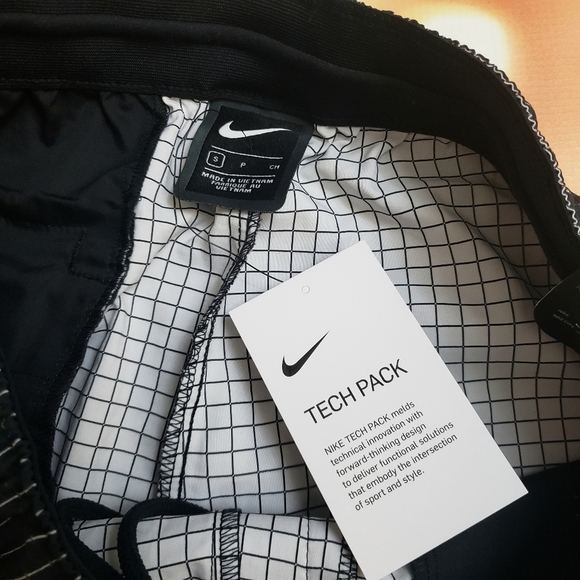 Nike | Sportswear Tech Pack Shorts | Small - Picture 4 of 12